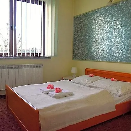 Kwadrat 2* Домброва-Гурнича